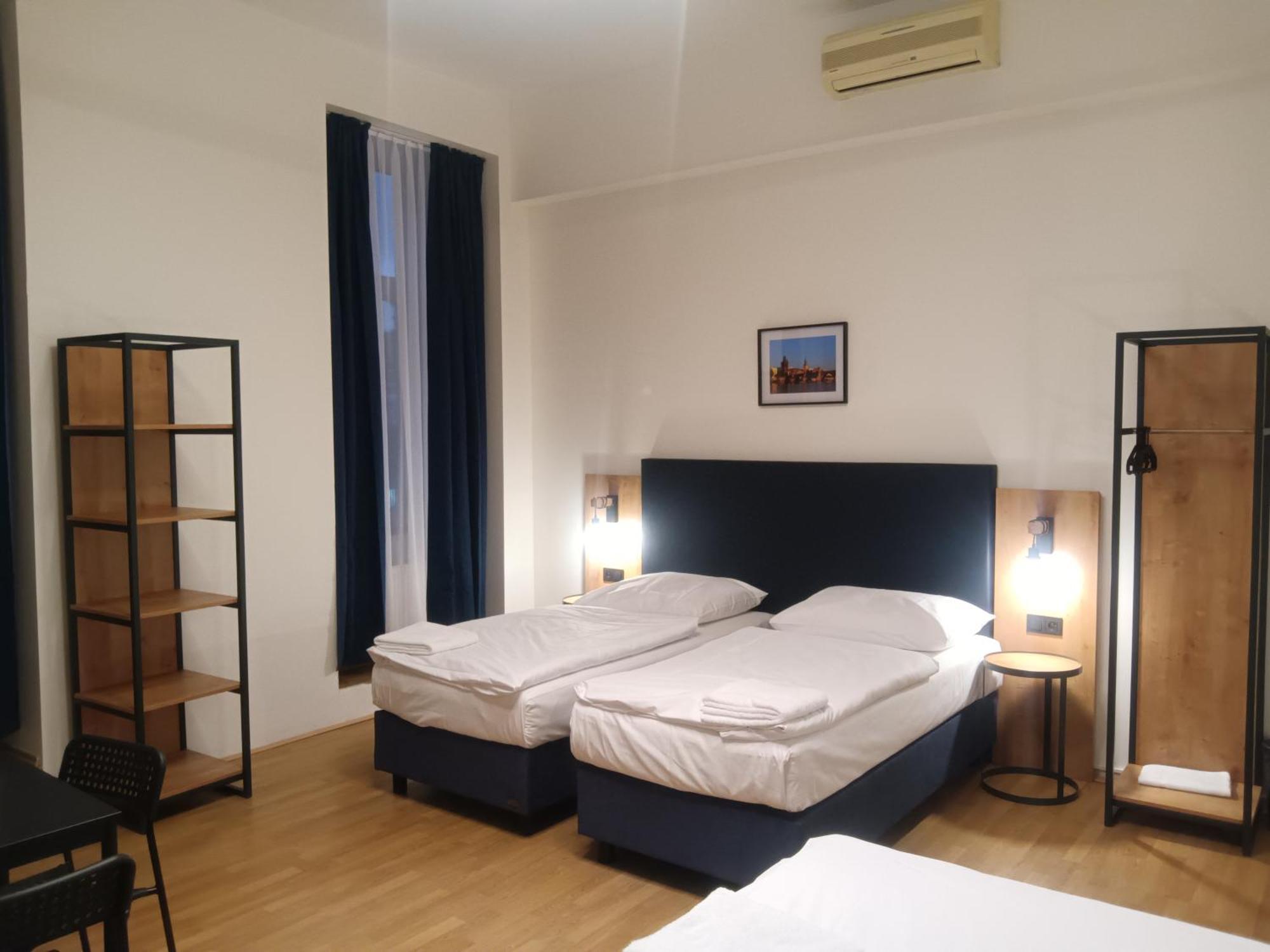 Powder Tower Suites Praga Exterior foto