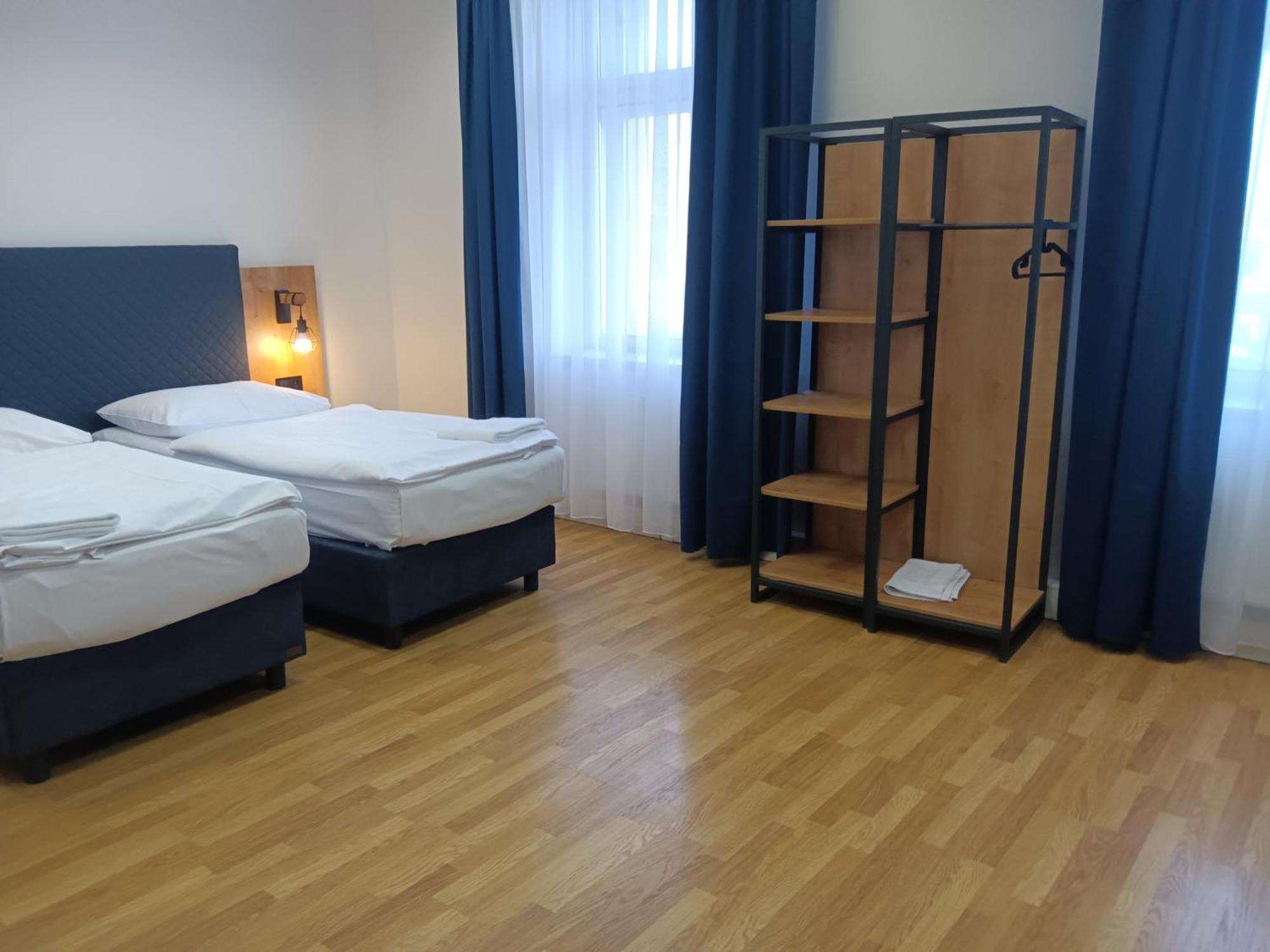 Powder Tower Suites Praga Exterior foto